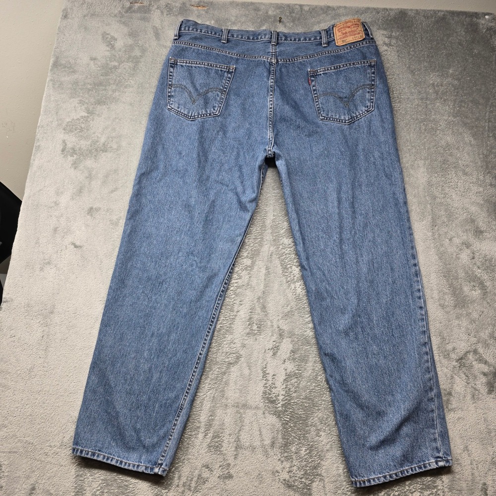 Levis 550 Relaxed Fit Jeans Mens 44x32 Medium Wash Blue Denim Tapered Leg 00550 - Picture 2 of 12